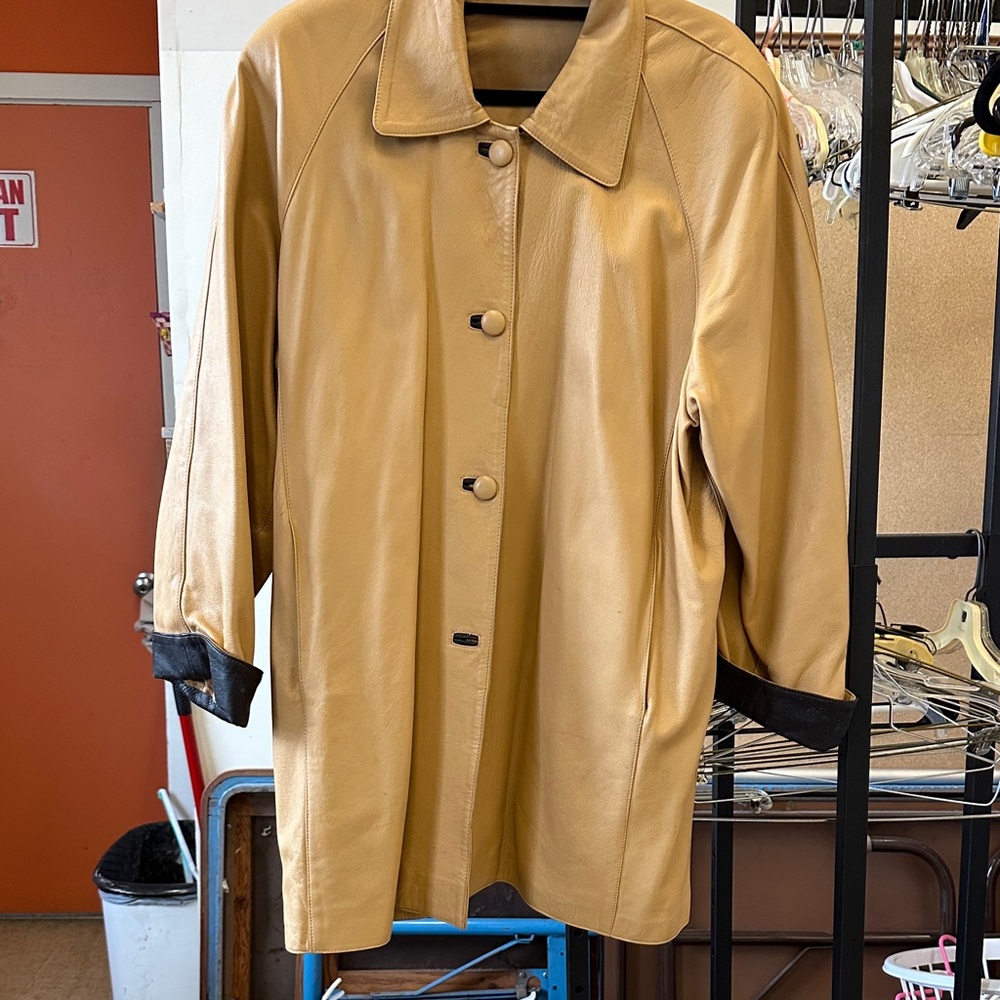 Vera Pelle Tan Leather Jacket with Brown Accents